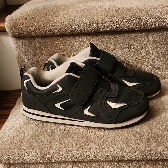 Omega Men's Black Walking Sneakers Size 8 - Picture 1 of 8